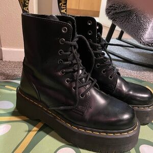 Doc Martens Jadon Platform boots